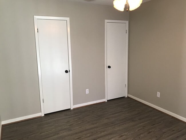 Building Photo - 612SB