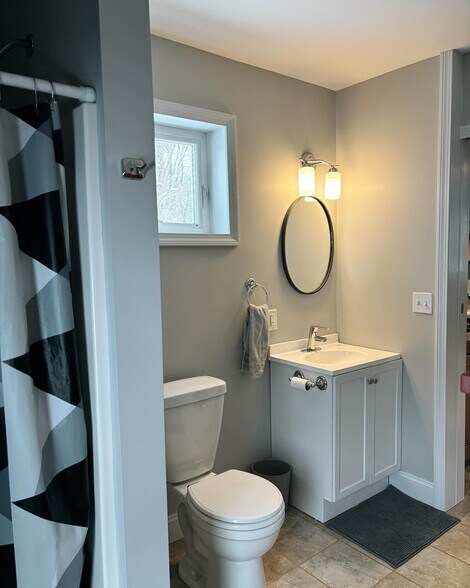 Building Photo - 544 Tolend Rd