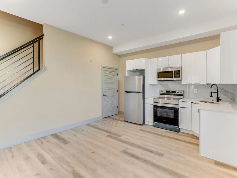 Building Photo - 2326 N 2nd St