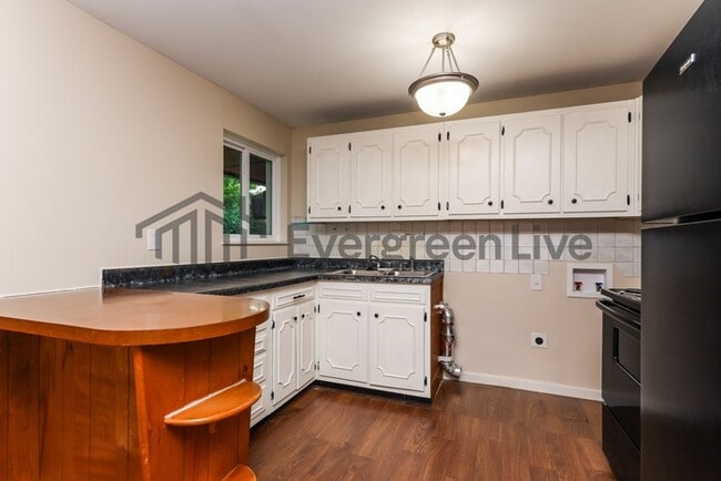 Building Photo - 5992 Rena Pl