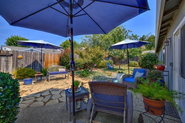 Building Photo - THREE BEDROOM TWO BATH HOME NEAR MANLOVE PARK SEE VIDEO