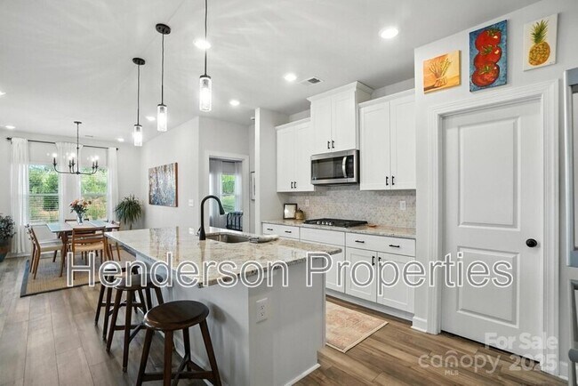 Building Photo - 3140 Seville St