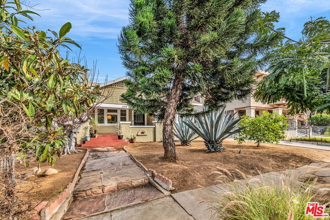 Building Photo - 2014 5th Ave