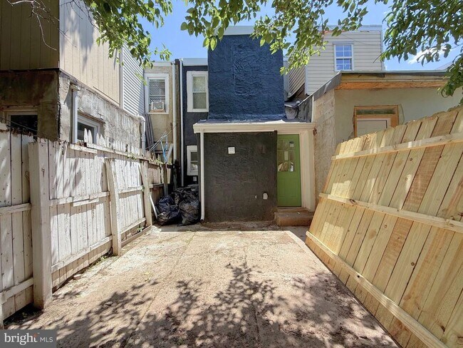 Building Photo - 2762 Martha St
