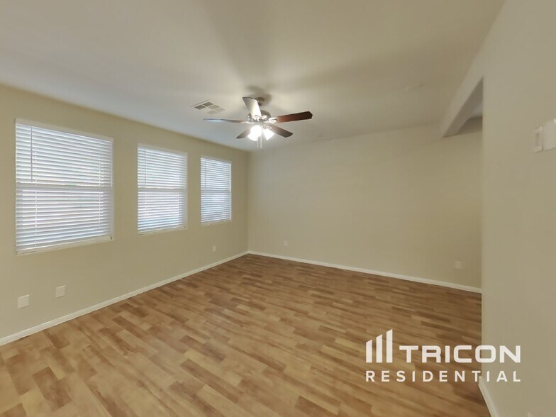 Building Photo - 10240 Elias Child Ct