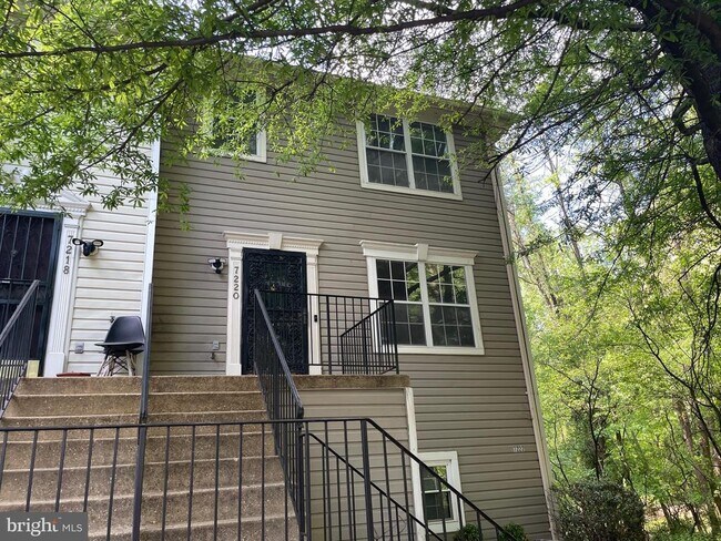 Building Photo - 7220 Mahogany Dr