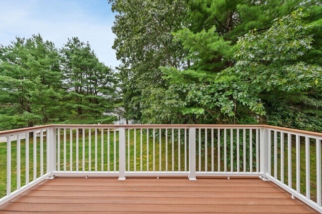 Building Photo - 4 Knollwood Ct
