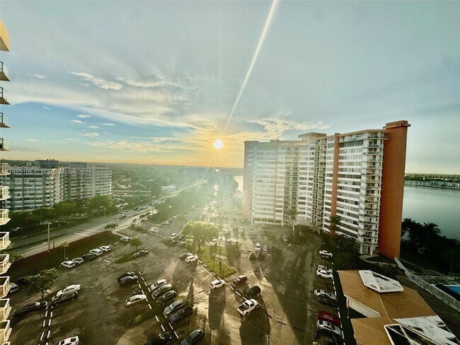 Building Photo - 1351 NE Miami Gardens Dr