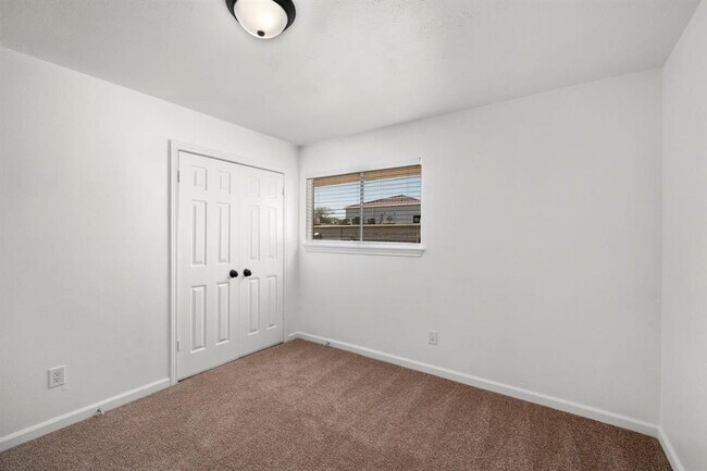 Building Photo - 12711 Shady Knoll Ln