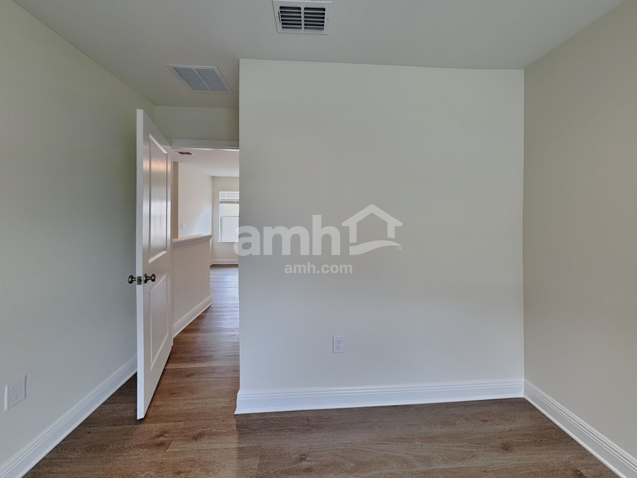 Building Photo - 5972 River Farm Ave