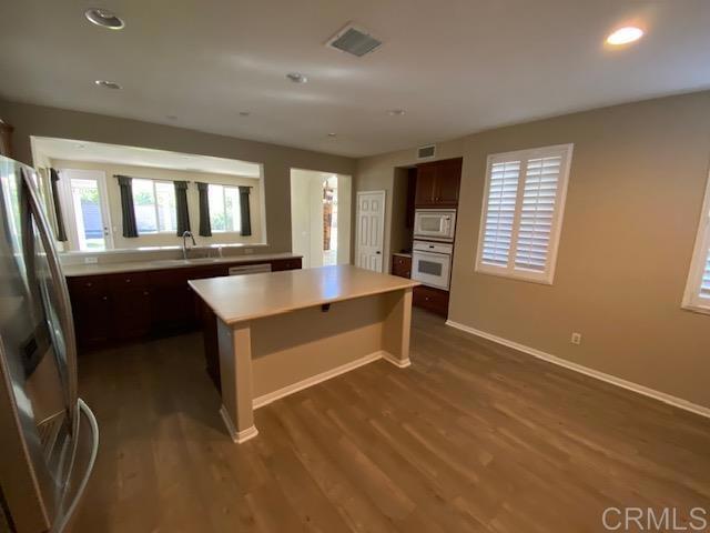Building Photo - 2330 Douglaston