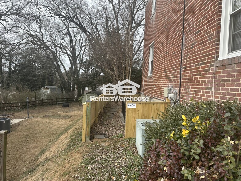 Building Photo - 6518 Loch Hill Ct