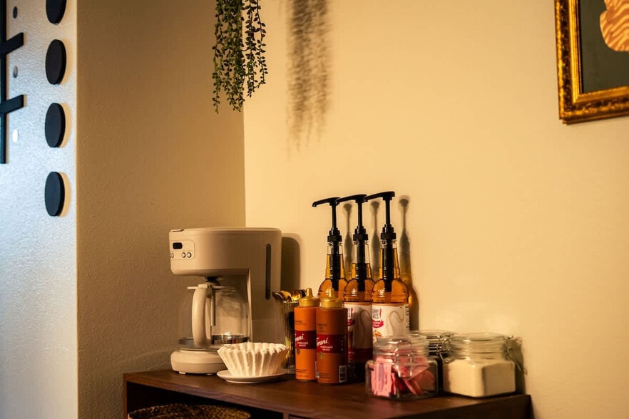 Building Photo - 1229 W 1st Ave