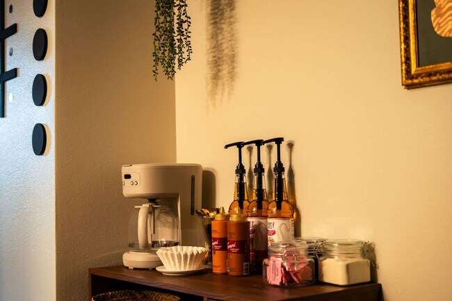 Building Photo - 1229 W 1st Ave