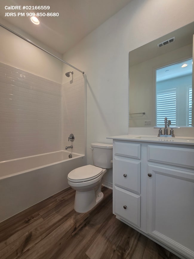 Building Photo - Irvine 2 Bedroom Condo