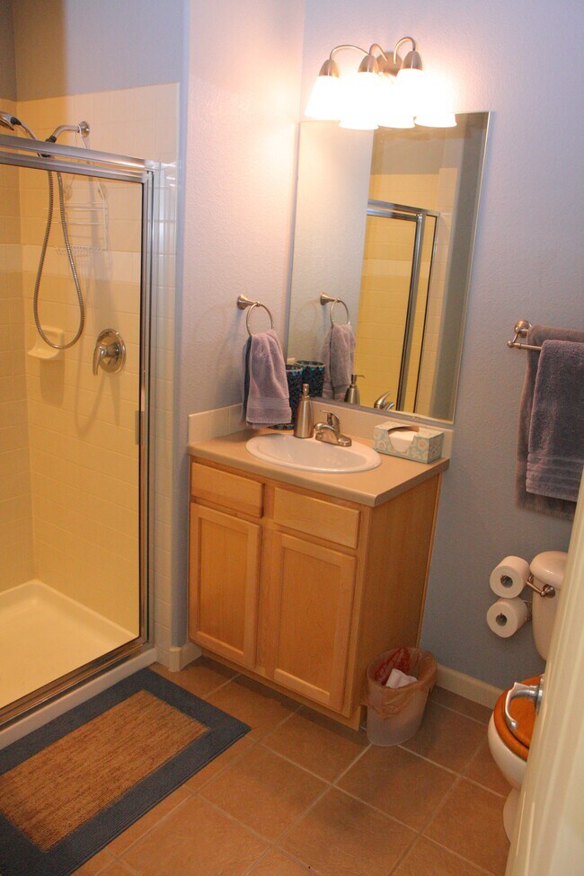 Building Photo - 2421 Owens Ave