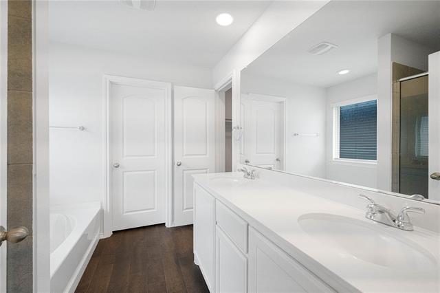 Building Photo - 4319 Cordata Dr