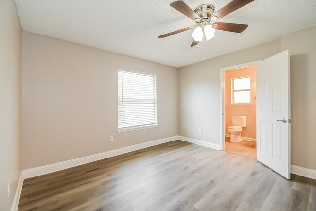 Building Photo - 6638 Lana Ln