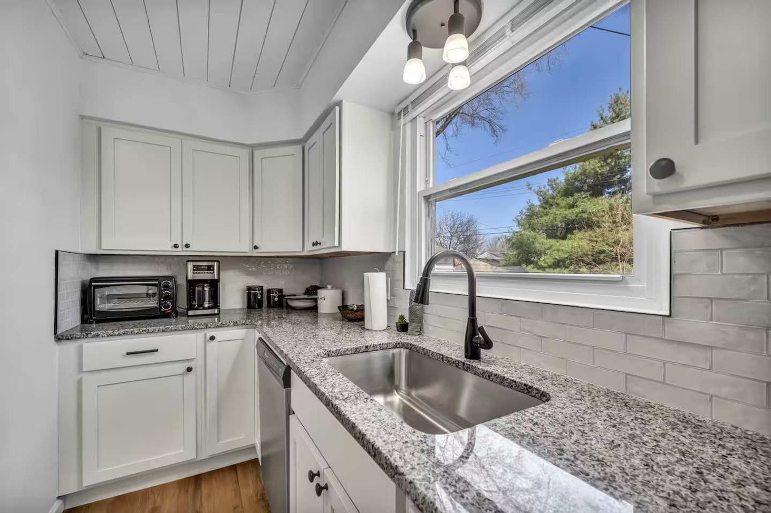 Building Photo - 113 Madison Ave