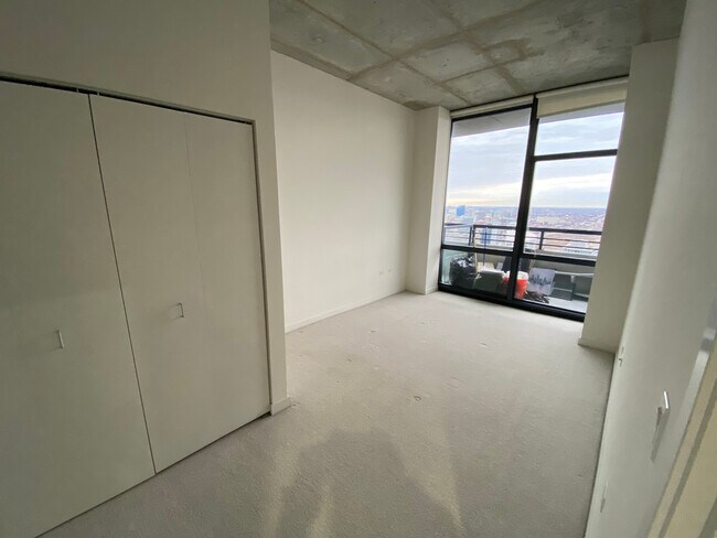 Building Photo - 235 W Van Buren St