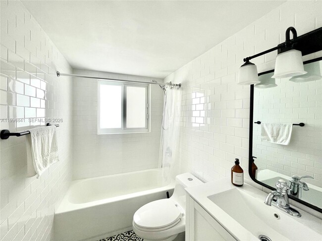 Building Photo - 221 Meridian Ave