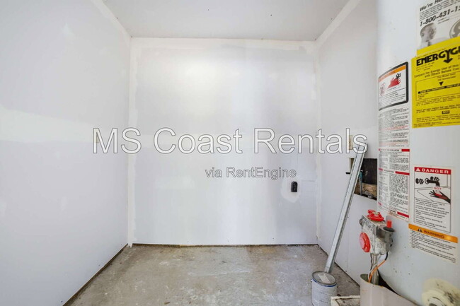 Building Photo - 16205 Seville Ct