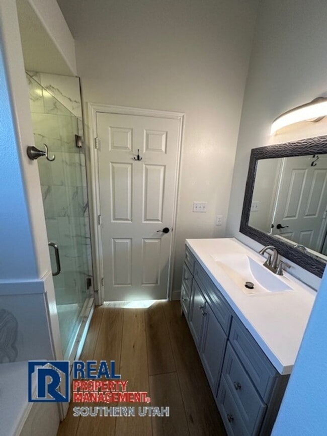 Building Photo - Single Leve Home Near Pine View