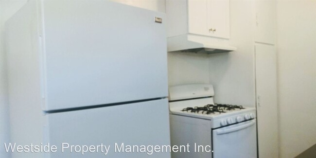 Building Photo - 2439 Oak St