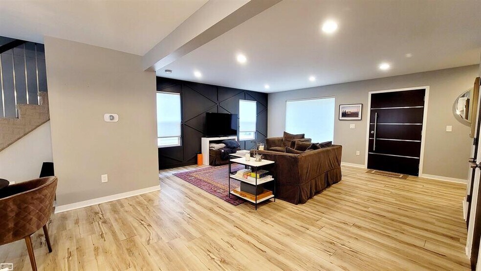 Building Photo - 1277 E Lincoln St