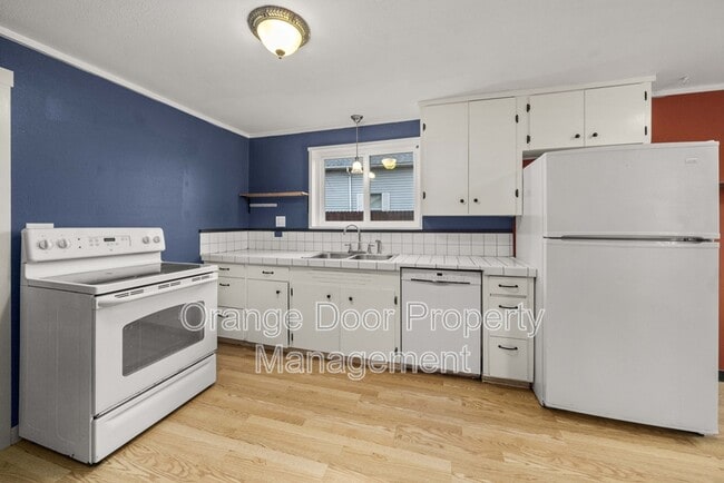 Building Photo - 4316 Park Ave. S