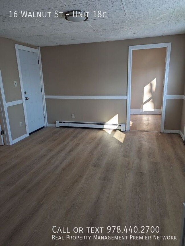 Building Photo - 2 Bedroom in Somersworth