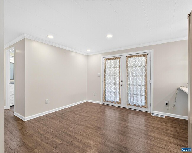 Building Photo - 625 S Spotswood Trail