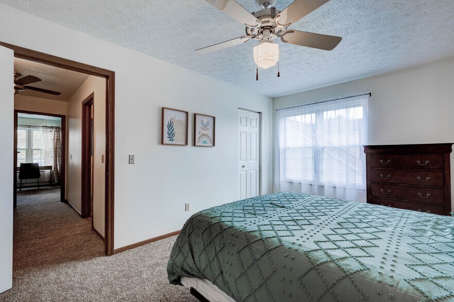 Building Photo - 6524 Blossomwood Cir NE