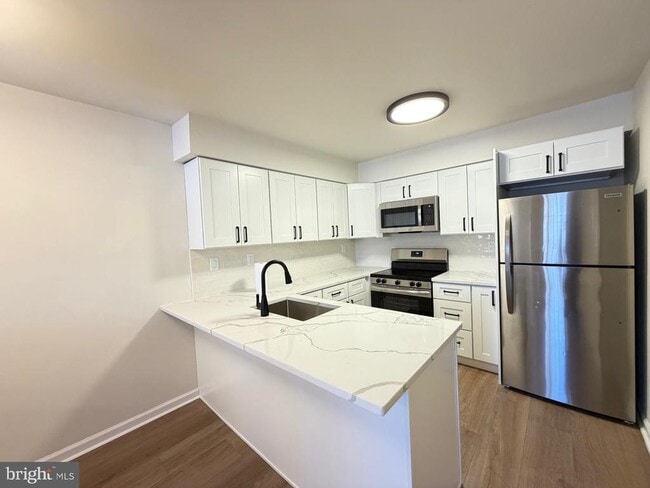 Building Photo - 203 Jonathan Dr