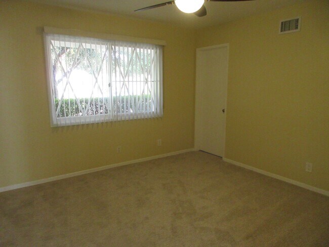 Building Photo - Beautiful Porter Ranch 3 Bedroom home on B...