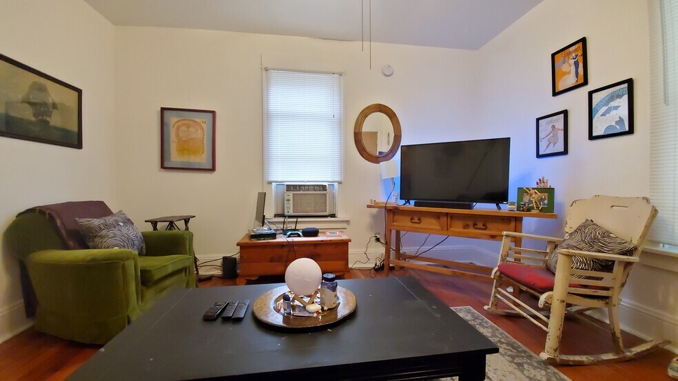 Building Photo - 932 Mississippi St