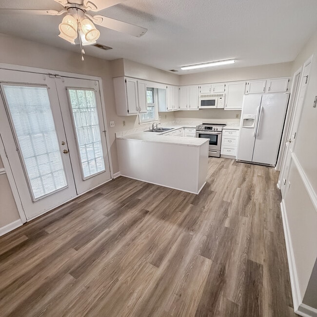 Building Photo - 2903 Cedar Creek Rd