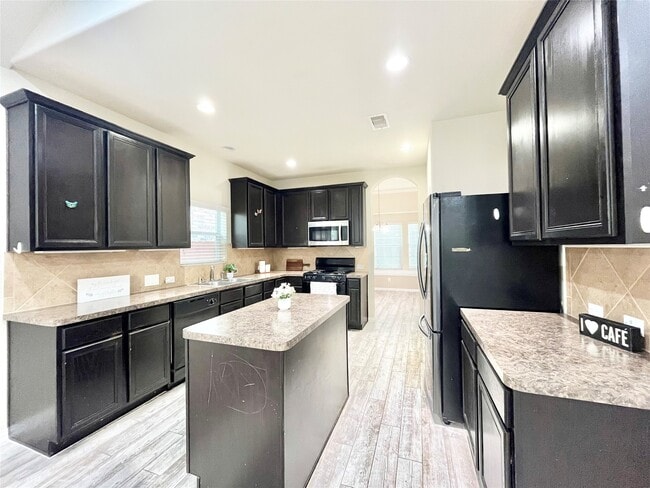 Building Photo - 10803 Marigold Glen Way