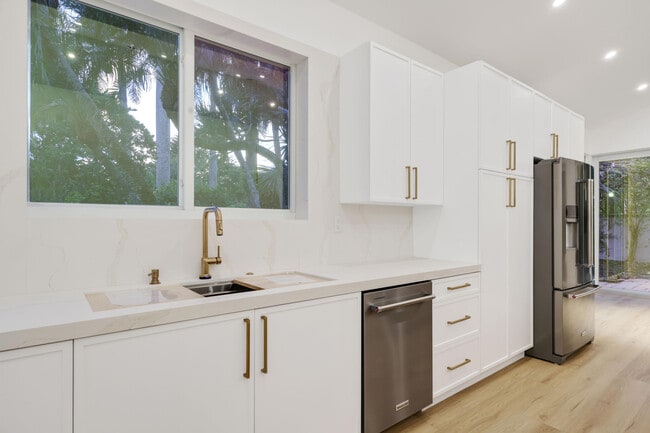 Building Photo - 5537 NW 21st Way