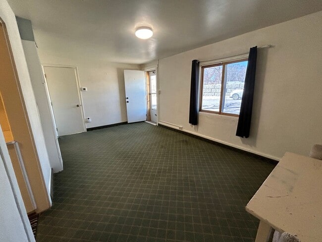 Building Photo - 821 W Main St