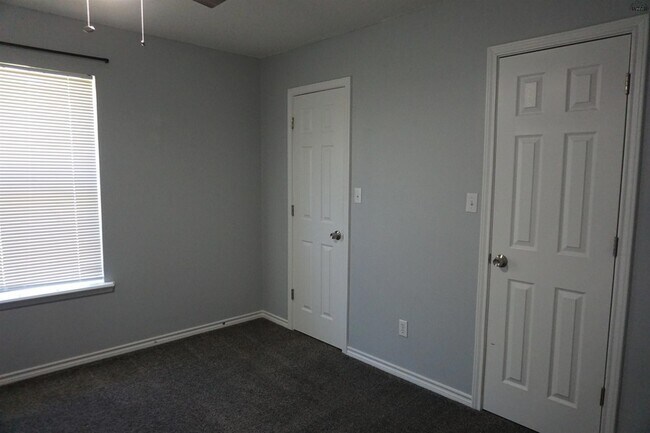 Building Photo - 5216 Brookwood Dr