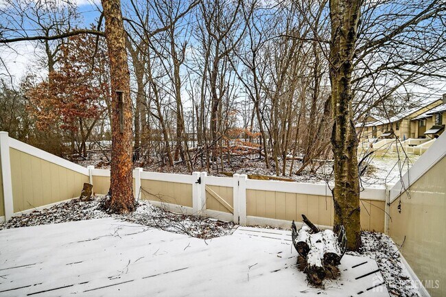 Building Photo - 70 Hampshire Dr