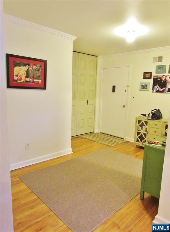 Building Photo - 522 Maple Ave