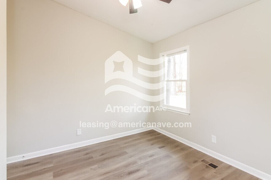 Building Photo - 2879 Doyle Ave