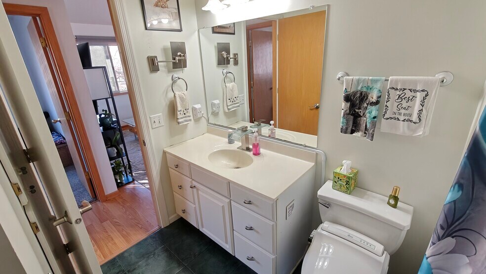 Building Photo - 1943 Parkway Ave