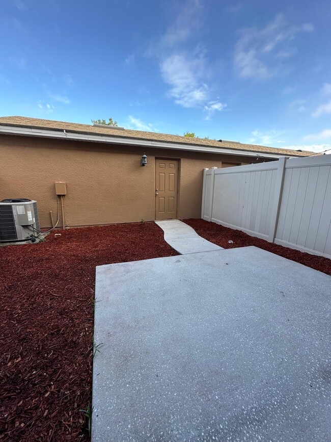 Building Photo - 7624 Sutherton Ln