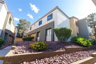 Building Photo - 3151 N Soaring Gulls Dr