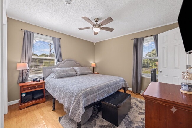 Building Photo - Charming All-Brick 3BR Home with Carport & Easy Charlotte Commute!