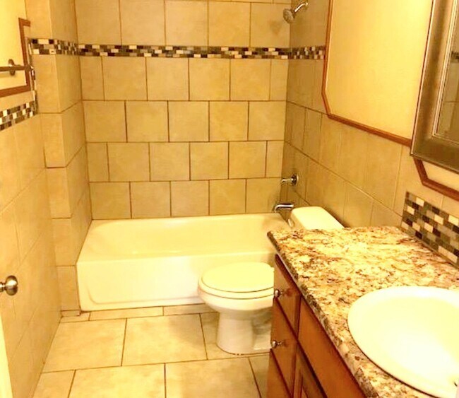 Building Photo - 3/2 Pre-leasing for August Move in!