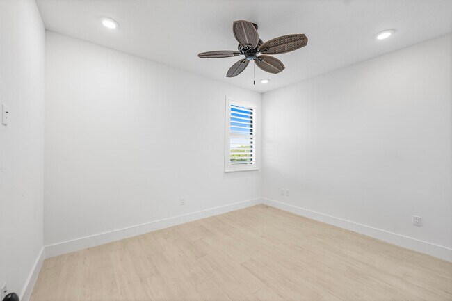 Building Photo - 15763 Longboat Key Dr
